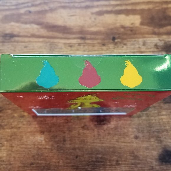 New Revolution The Grinch Liquid Shadow Set - Picture 3 of 4